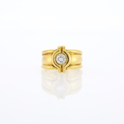 Lot 1023 - Gold and Diamond Ring