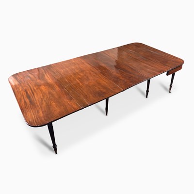 Lot 164 - Federal Mahogany Extension Dining Table