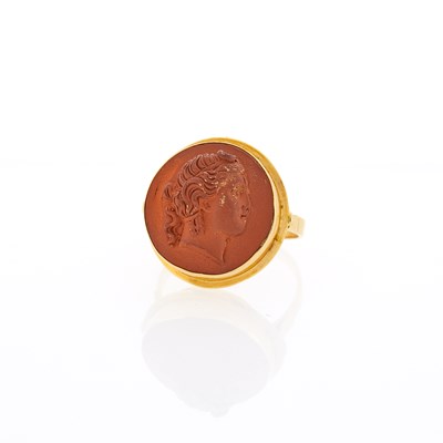 Lot 1128 - Gold and Lava Cameo Ring