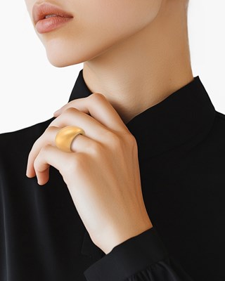 Lot 88 - Vhernier Gold 'Pirouette' Ring