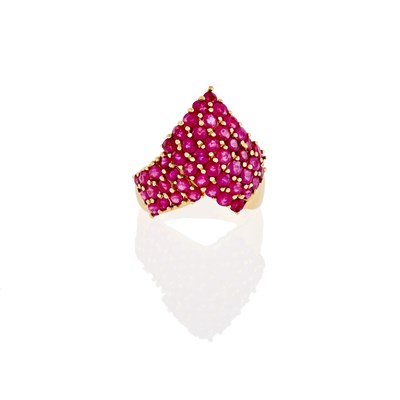 Lot 165 - Gold and Ruby Ring