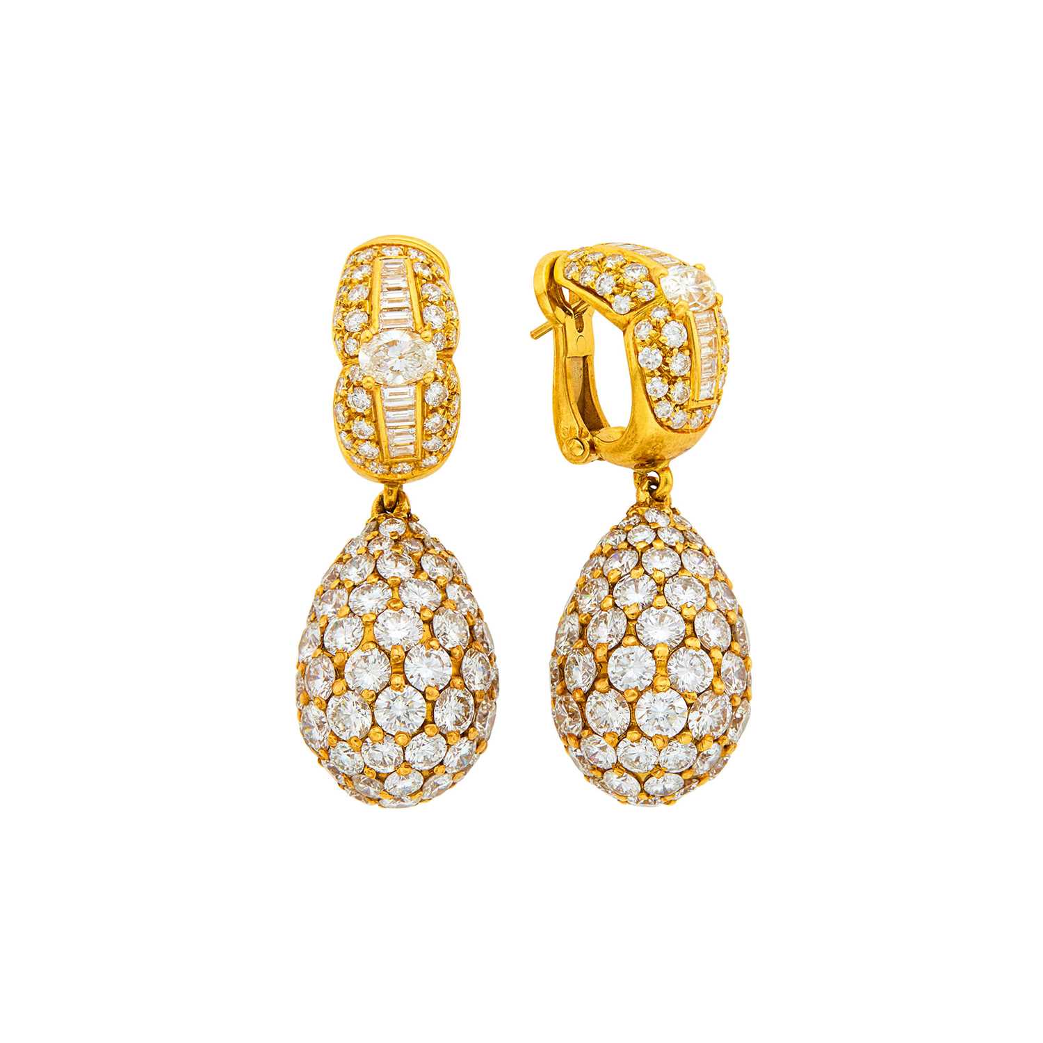 Lot 168 - Gioielleria Pederzani Pair of Gold and Diamond Pendant-Earrings