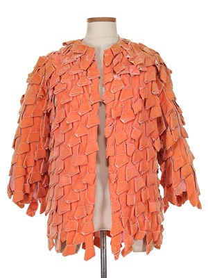 Lot 118 - Simonetta et Fabiani Salmon Pink Velvet Knotted Frint Jacket