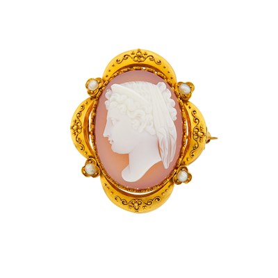 Lot 1132 - Antique Gold, Sardonyx Cameo and Pearl Brooch