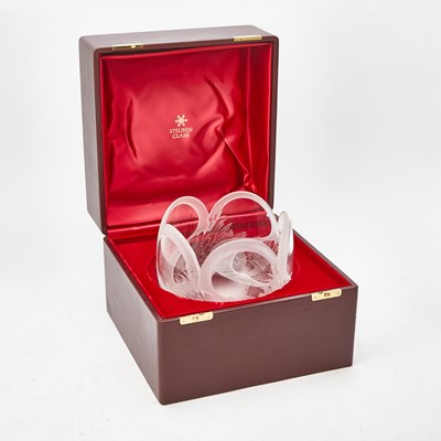 Lot 243 - Steuben Hand-Blown, Wheel-Engraved and Diamond-Point Engraved Glass "Swan" Bowl