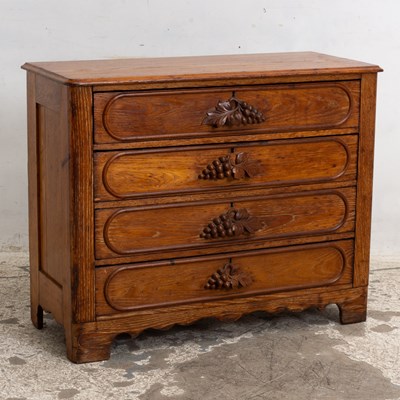 Lot 175 - American Oak Chest of Drawers