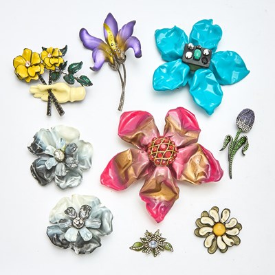 Lot 617 - Group of Nine Flower Brooches