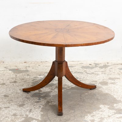 Lot 8 - Continental Inlaid Fruitwood Occasional Table