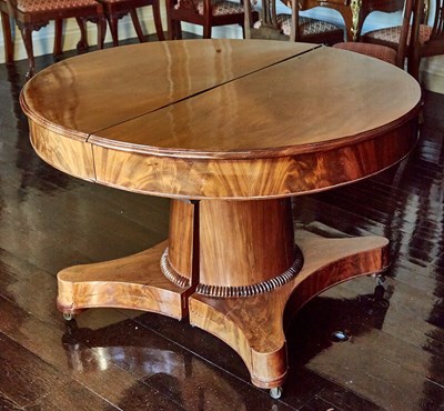 Lot 571 - American Classical Mahogany Extension Dining Table