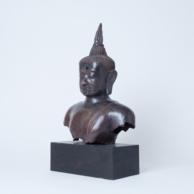 Lot 597 - South East Asian Bronze Bust of Buddha