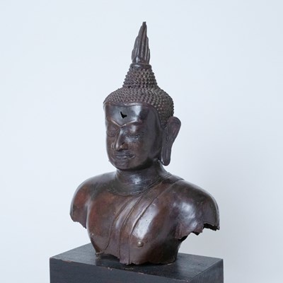 Lot 597 - South East Asian Bronze Bust of Buddha