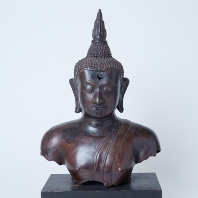 Lot 597 - South East Asian Bronze Bust of Buddha