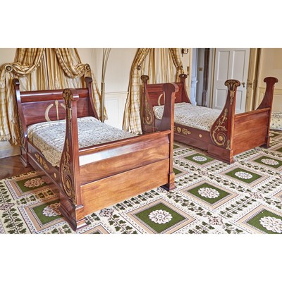 Lot 639 - Pair of Empire Style Gilt-Bronze Mahogany Daybeds