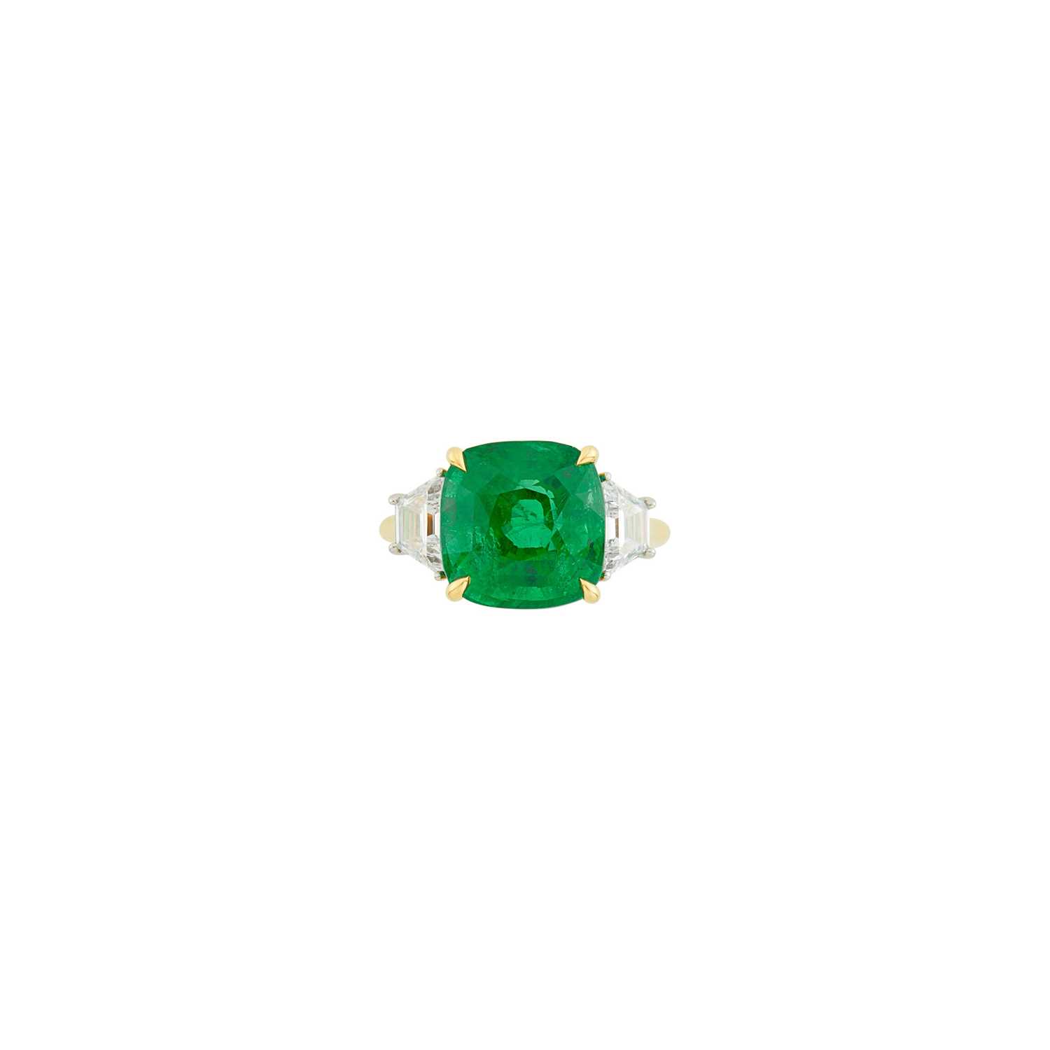 Lot 105 - Gold, Platinum, Tsavorite Garnet and Diamond Ring