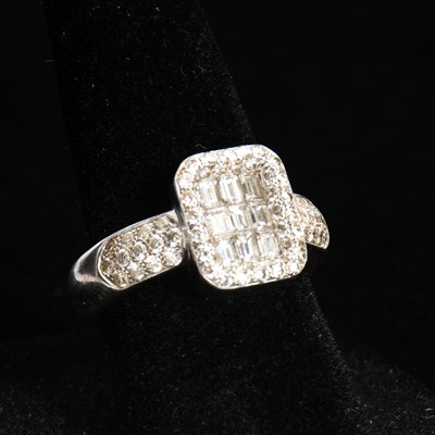 Lot 122 - 18KT White Gold and Diamond Ring