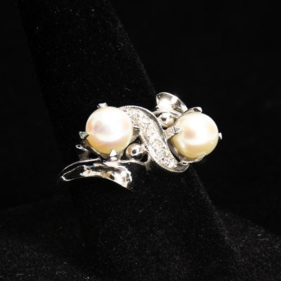 Lot 131 - 14KT White Gold, Pearl, and Diamond Ring