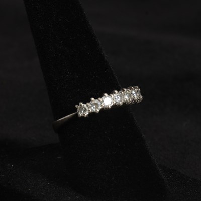 Lot 220 - 18KT White Gold and Diamond Ring