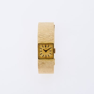 Lot 3227 - Trabert & Hoeffer Gold Wristwatch