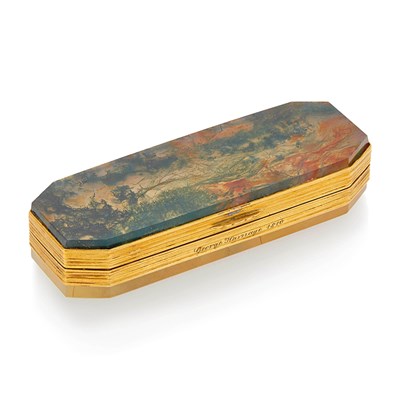 Lot 99 - Antique Gold and Moss Agate Box