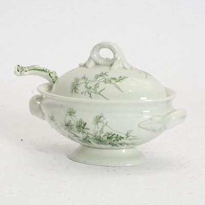 Lot 240 - Royal Worcester Tureen