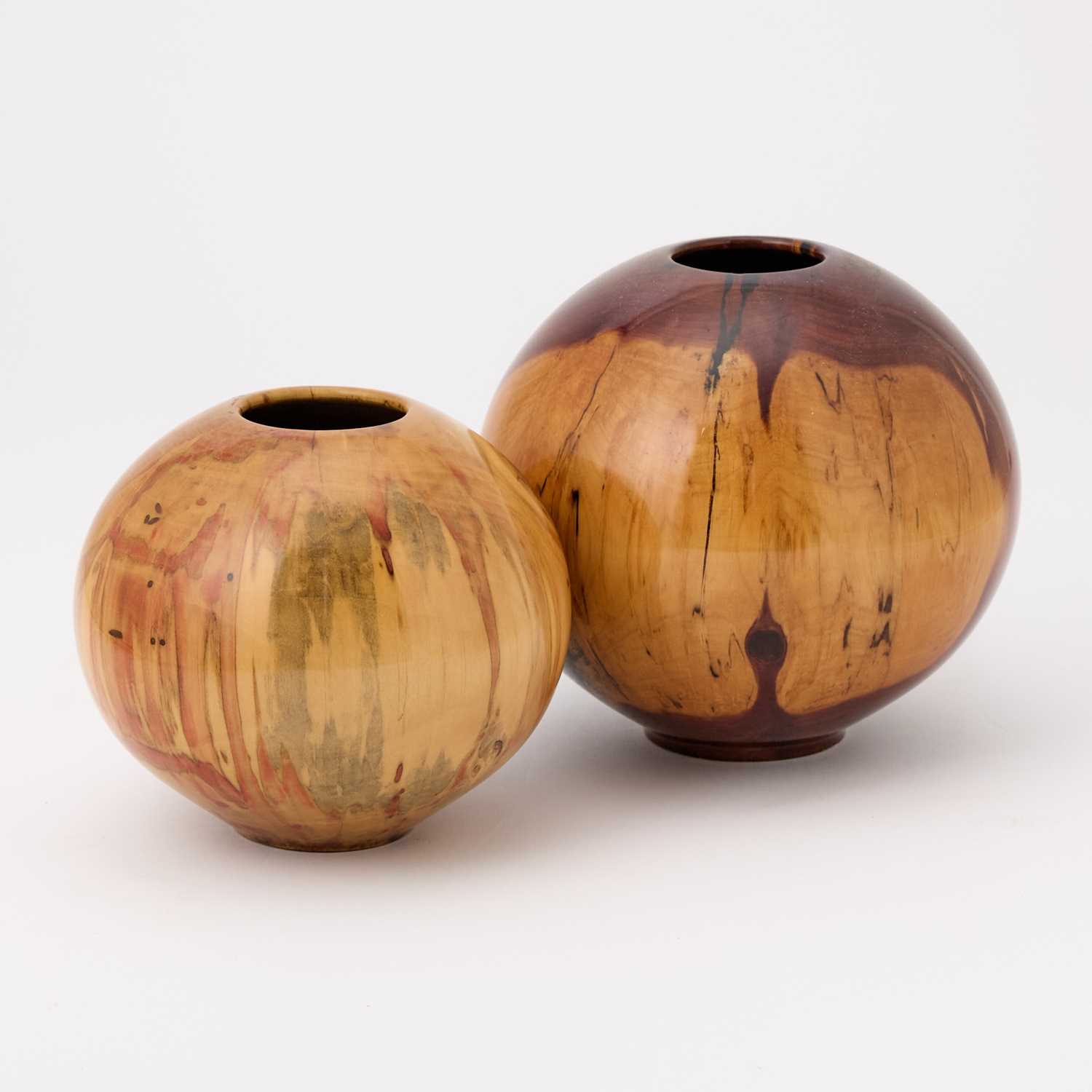 Lot 796 - Matt Moulthrop Turned 'Ash Leaf Maple' Globe