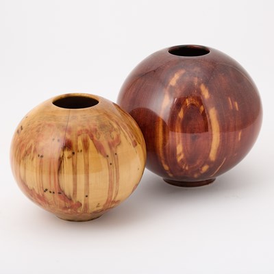 Lot 796 - Matt Moulthrop Turned 'Ash Leaf Maple' Globe