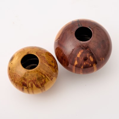 Lot 796 - Matt Moulthrop Turned 'Ash Leaf Maple' Globe