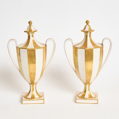 Lot 76 - Pair of Italian Mottahedeh Gilt-Decorated Porcelain Covered Vases
