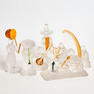 Lot 66 - St. Louis Glass Musical Figural Group