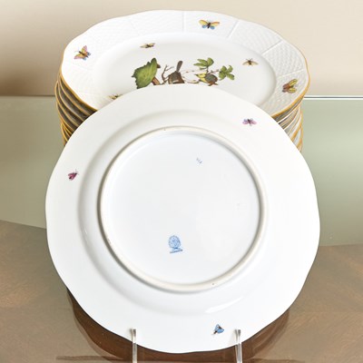 Lot 172 - Herend Porcelain "Rothschild Bird" Pattern Dinner Service