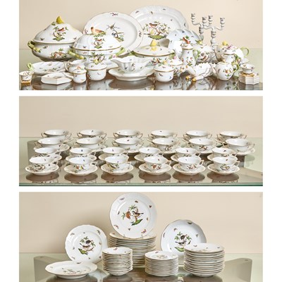 Lot 172 - Herend Porcelain "Rothschild Bird" Pattern Dinner Service