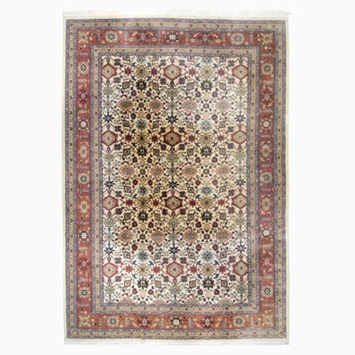 Lot 367 - Indo-Mahal Carpet