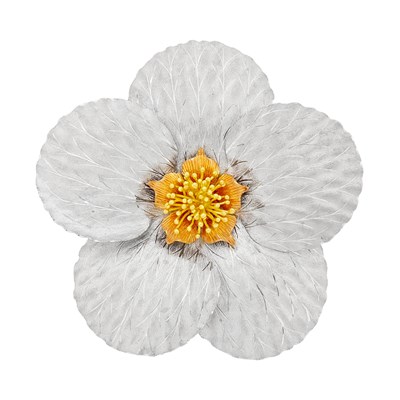 Lot 2026 - Buccellati Tricolor Gold Flower Clip-Brooch