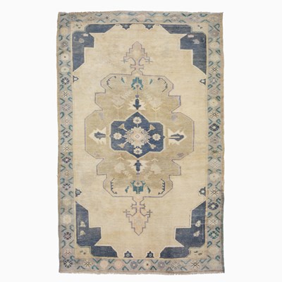 Lot 203 - Konya Carpet