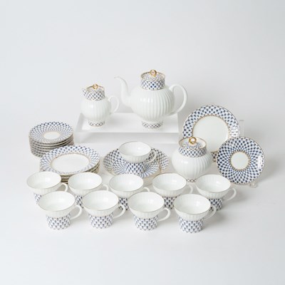 Lot 668 - Lomonosov Porcelain "Cobalt Net" Pattern Tea Service