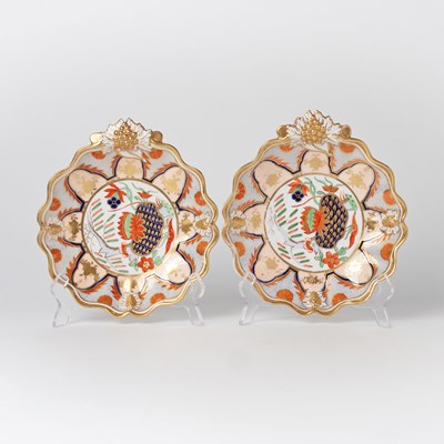 Lot 682 - Pair of English Porcelain Imari Shell-Shaped Dishes