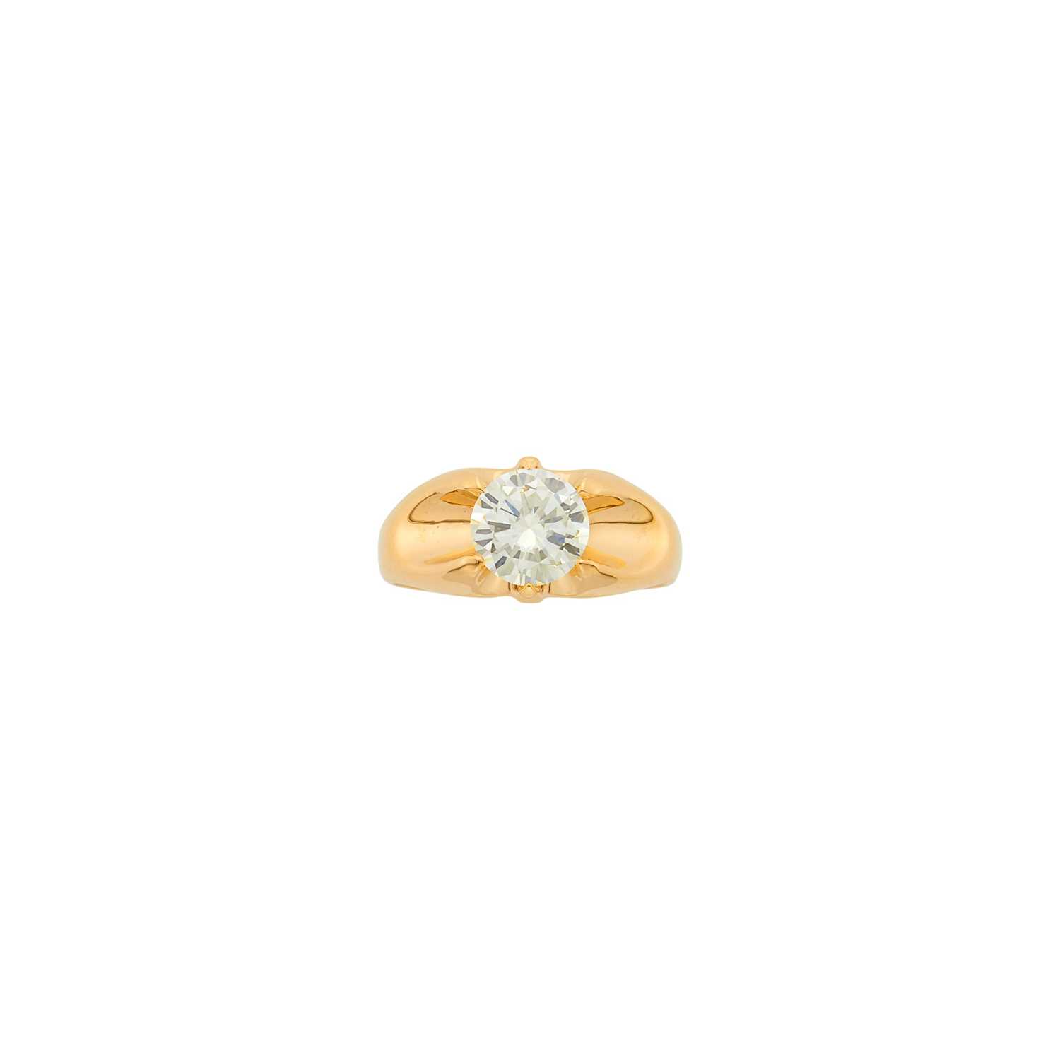 Lot 1062 - Gentleman's Gold and Diamond Ring