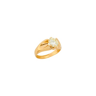 Lot 1062 - Gentleman's Gold and Diamond Ring