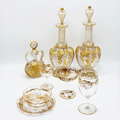Lot 1055 - Assembled Set of Venetian Gilt Decorated Glass Table Articles