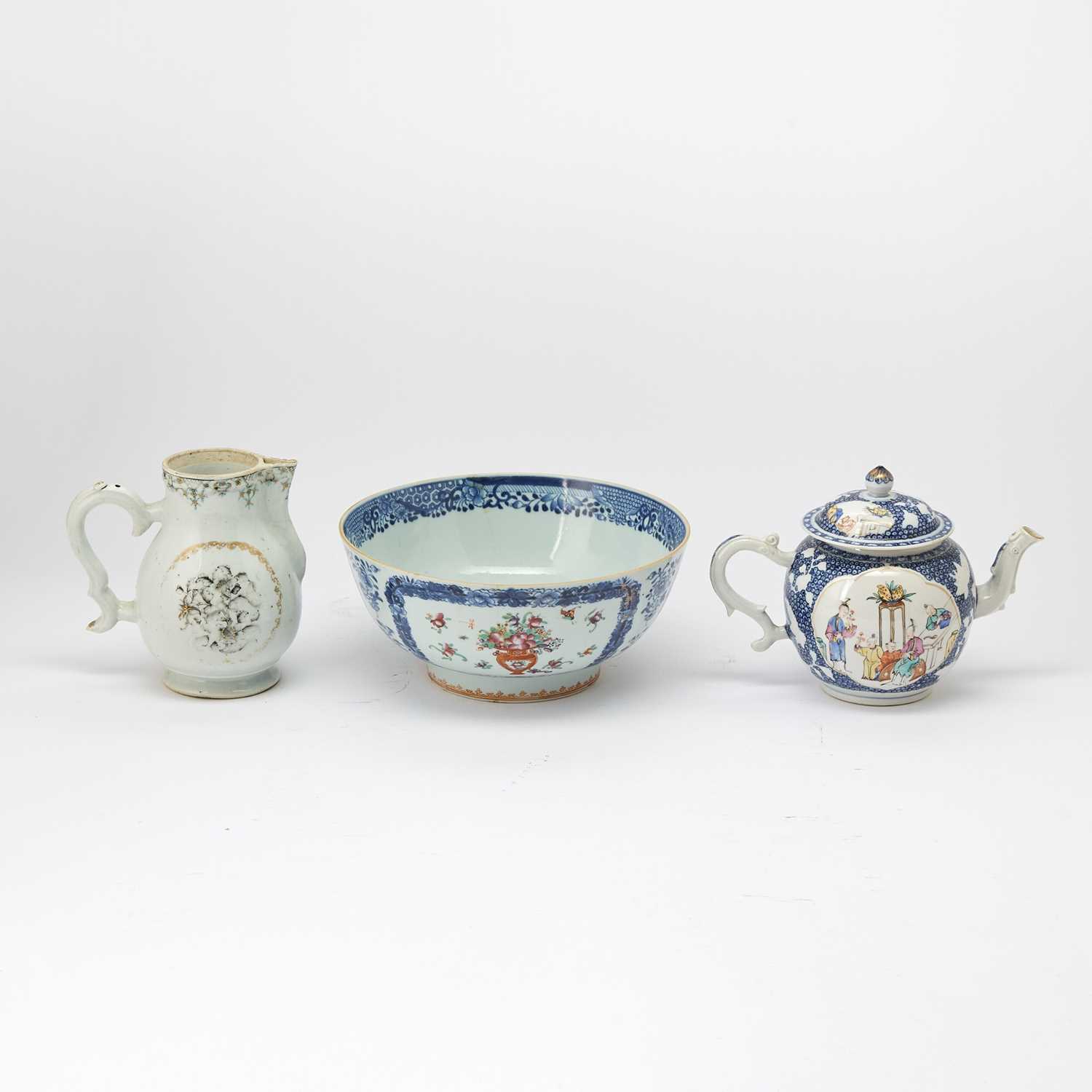 Lot 114 - Group of Chinese Export Porcelain Articles