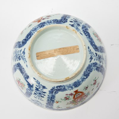 Lot 114 - Group of Chinese Export Porcelain Articles