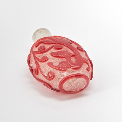 Lot 103 - Chinese Glass Overlay Snuff Bottle
