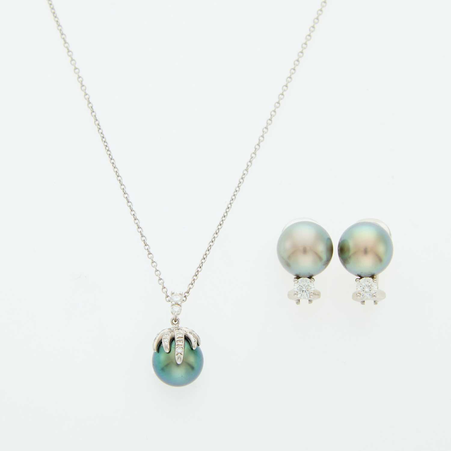 Lot 172 - Tiffany & Co. Platinum, Tahitian Gray Cultured Pearl and Diamond Pendant-Necklace and Pair of Earrings