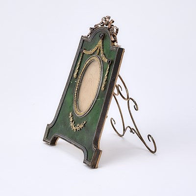 Lot 244 - Fabergé Style Silver and Gilt-Metal Mounted Nephrite Photograph Frame