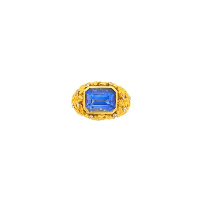 Lot 2114 - Gold, Platinum, Sapphire and Diamond Ring