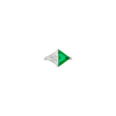 Lot 2040 - Platinum, Emerald and Diamond Ring