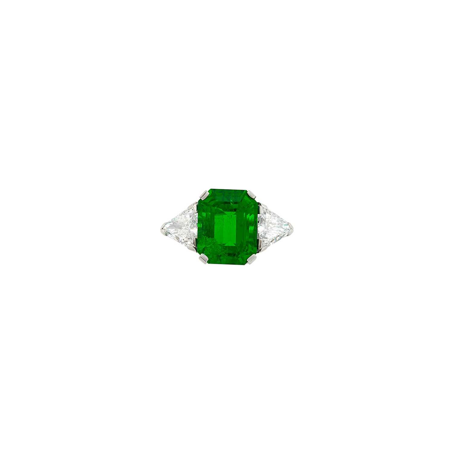Lot 154 - Platinum, Emerald and Diamond Ring