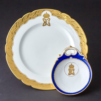 Lot 164 - Grand Duchess Elizabeth Feodorovna and Grand Duke Sergei Alexandrovich: Porcelain Oyster Dish and Plate