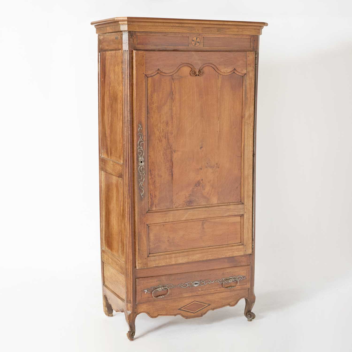 Lot 512 - Continental Inlaid Walnut Armoire