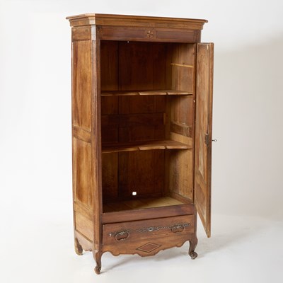 Lot 512 - Continental Inlaid Walnut Armoire